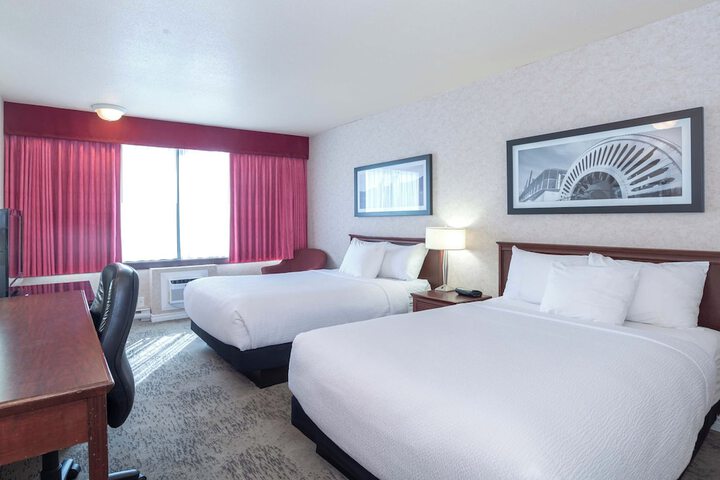 Room 10 of 34