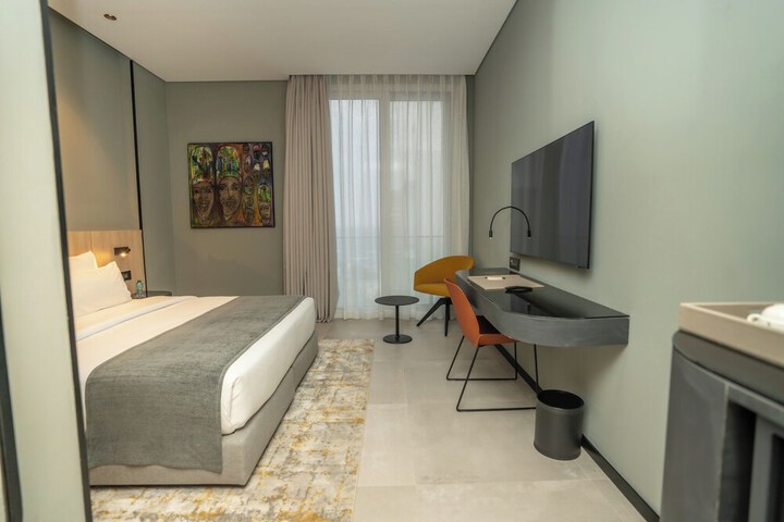 Room 12 of 43