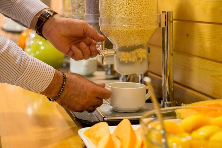Breakfast/Coffee Service 64 of 92