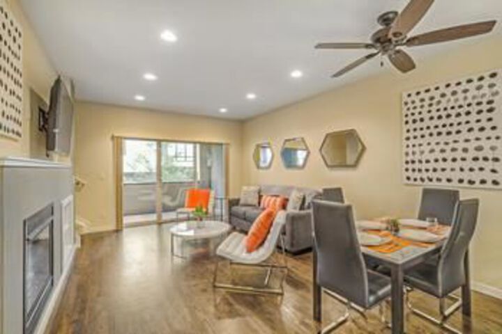 Exterior of Modern Townhouse with Awesome Views! Sleeps 8!