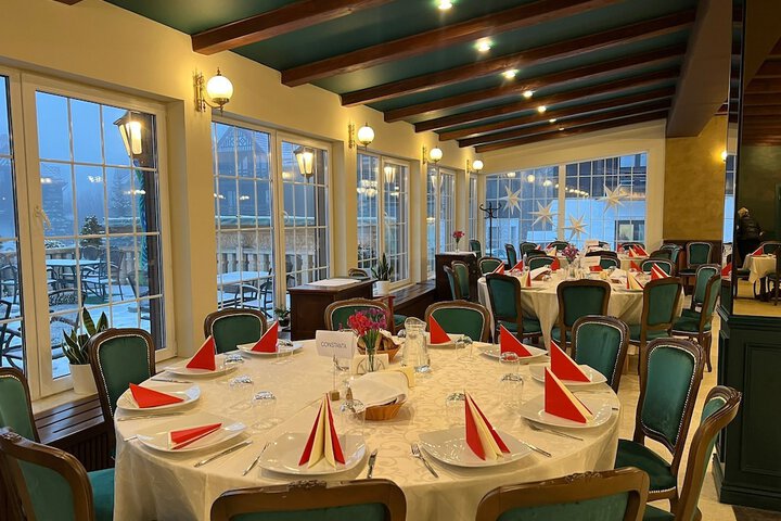 Dining 47 of 65