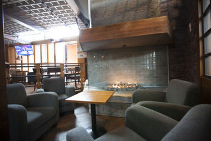 Lounge 55 of 60