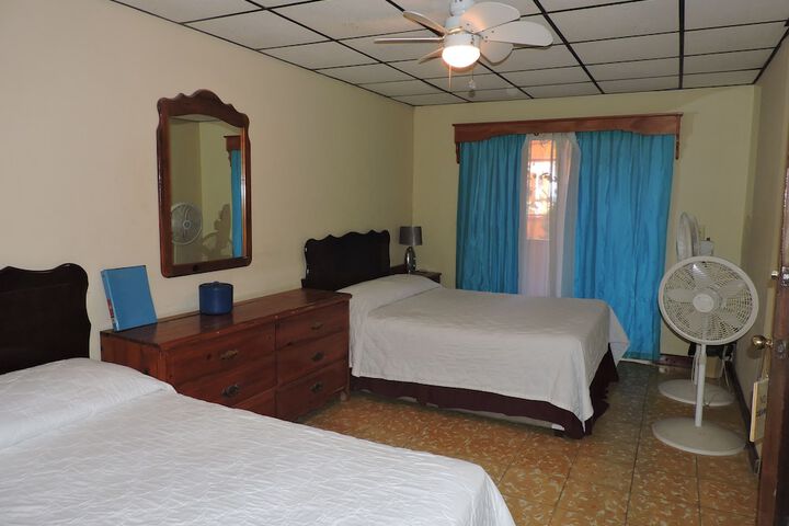 Room 3 of 65