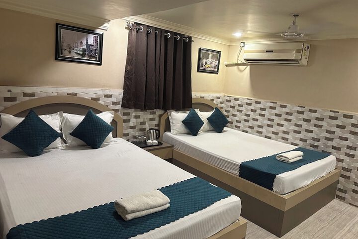 Room 7 of 18