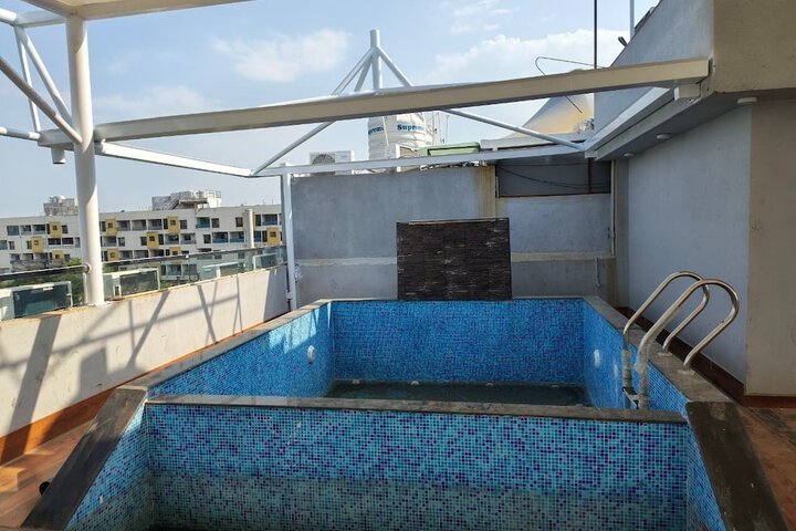 Pool 38 of 49