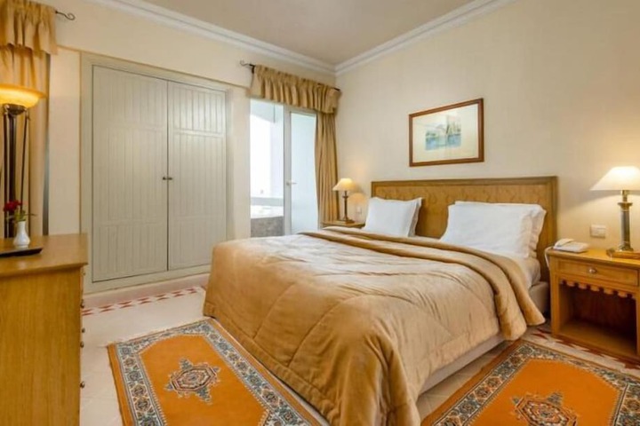 Room 6 of 46