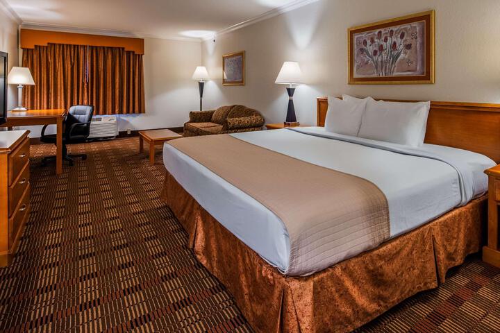 Suite King Bed Sofa (3 of 5)
