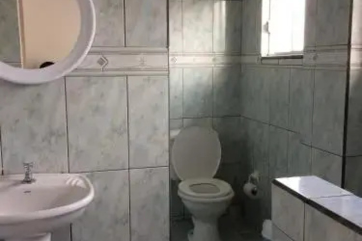 Room 9 of 15