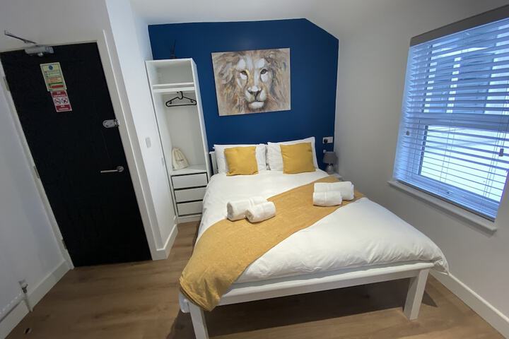 Room 4 of 66