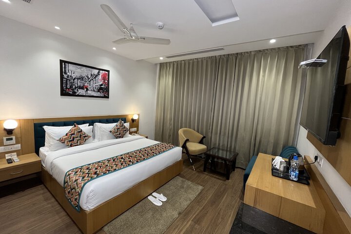 Room 2 of 26