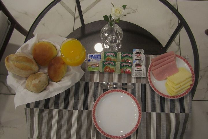 Breakfast/Coffee Service 40 of 65
