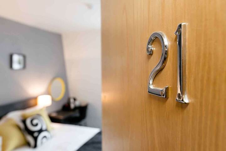 Room 5 of 69