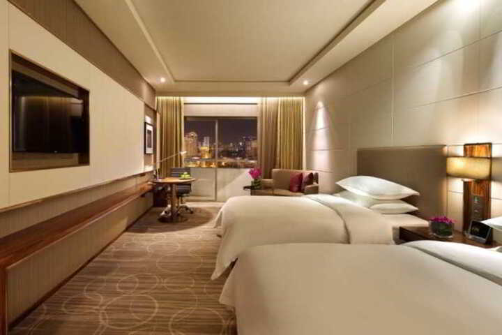 Room 8 of 21