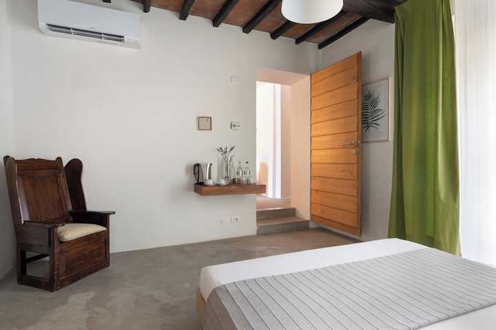 Room 46 of 105