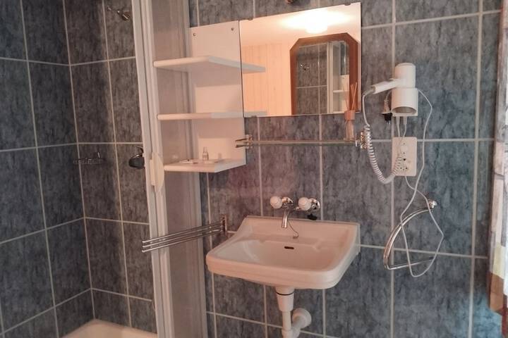 Room 3 of 55