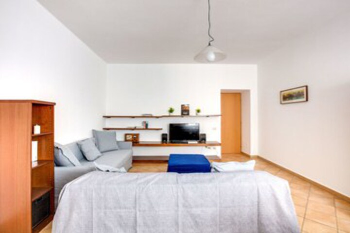 Room 9 of 14