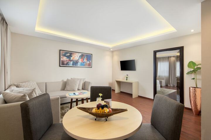Room 10 of 43