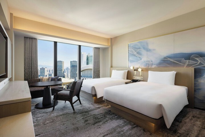 Room 28 of 63