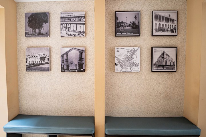 Ballroom/Hall 88 of 103