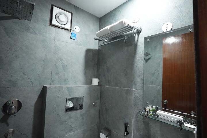 Room 36 of 40