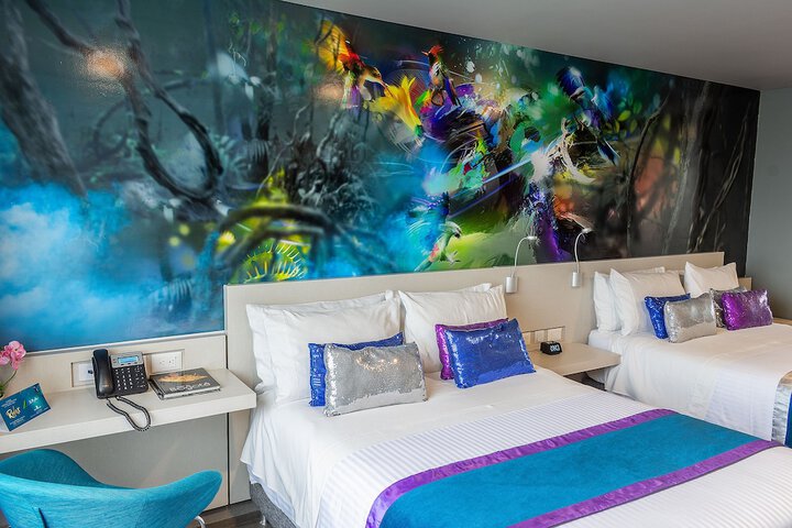Room 13 of 100