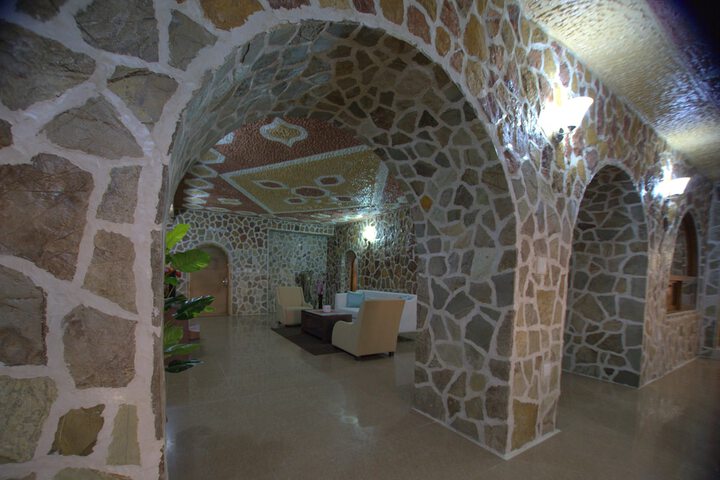 Room 9 of 15