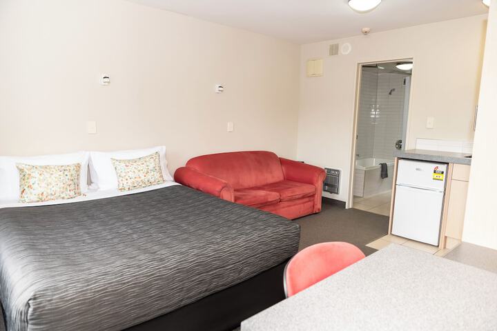 Room 9 of 34