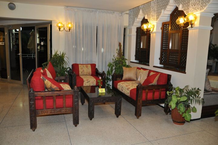 Lounge 40 of 51
