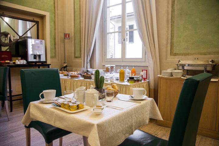 Breakfast area