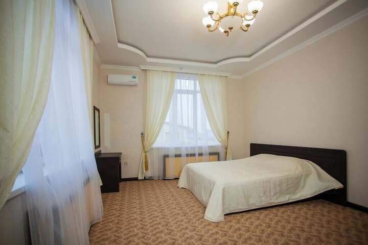 Room 8 of 49