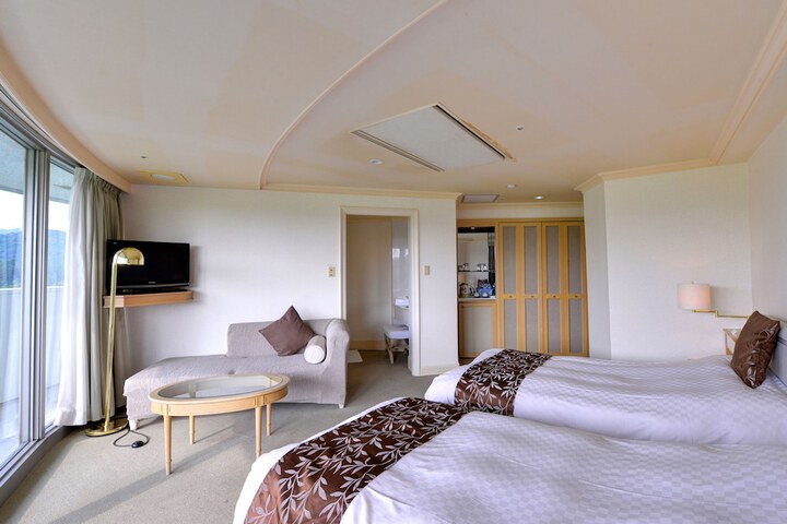 Room 5 of 72