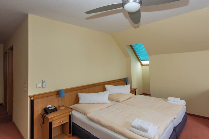 Room 11 of 65
