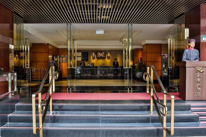 Hotel 2 of 64