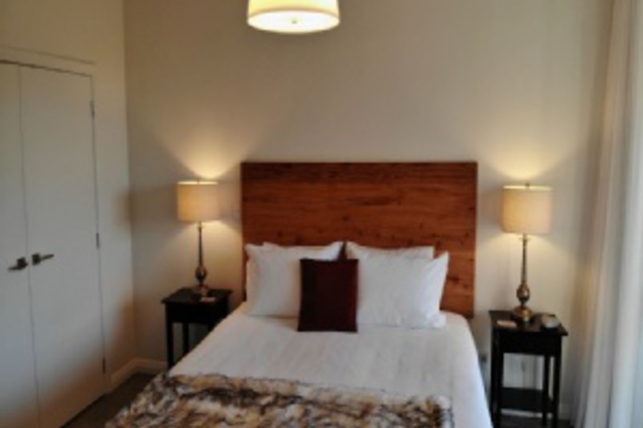 Room 141 of 204