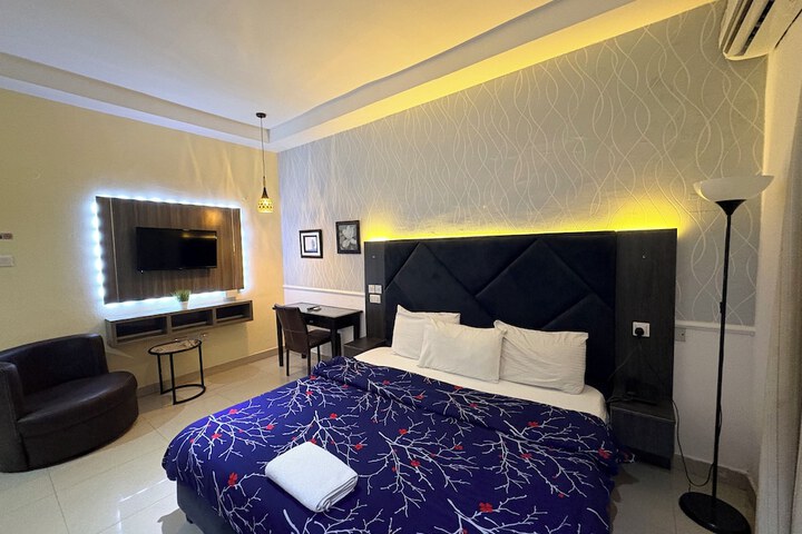 Room 52 of 288