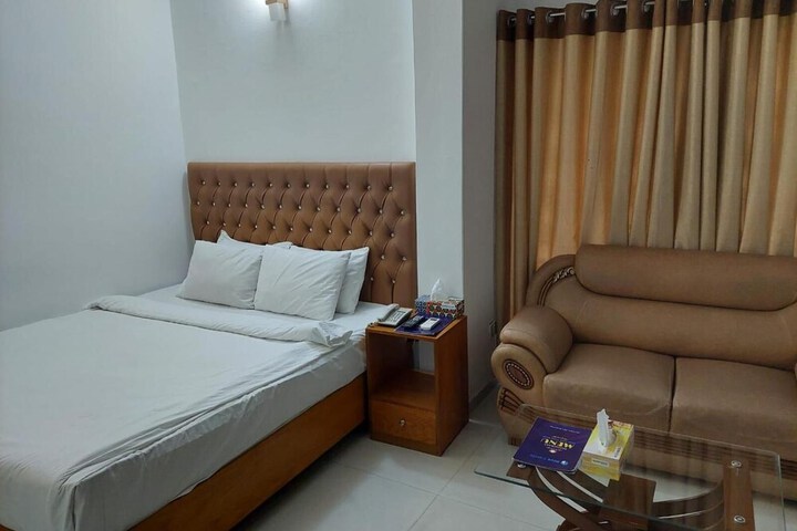Room 18 of 31