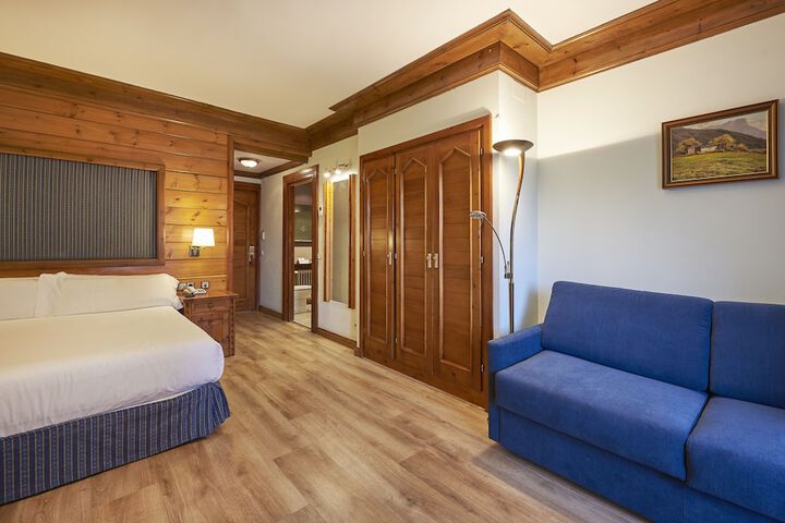 Room 9 of 63