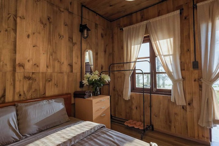 Room 3 of 53