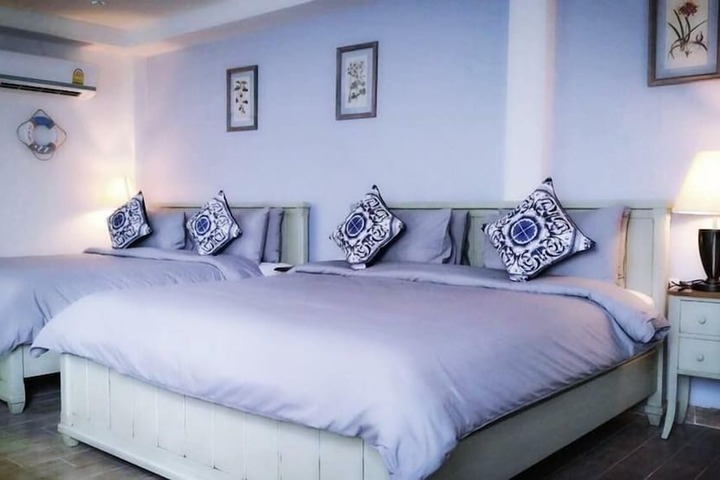 Room 15 of 52