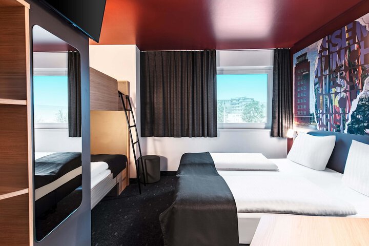 Room 7 of 29