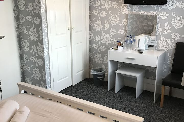 Room 38 of 82