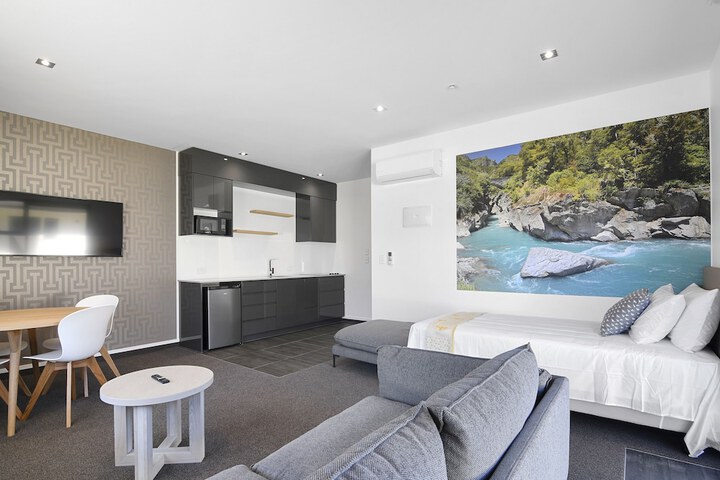 Room 21 of 25