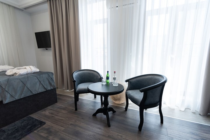 Room 34 of 131