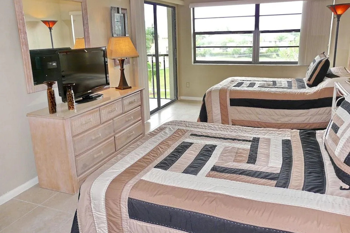 Room 2 of 18