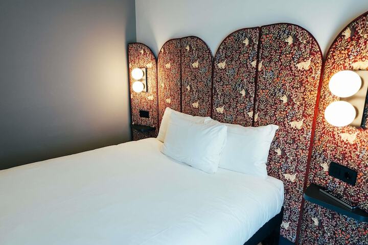 Room 17 of 87
