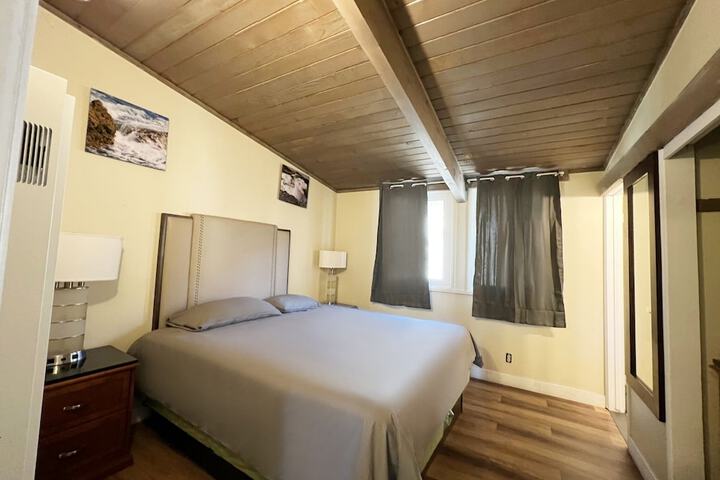 Room 8 of 43