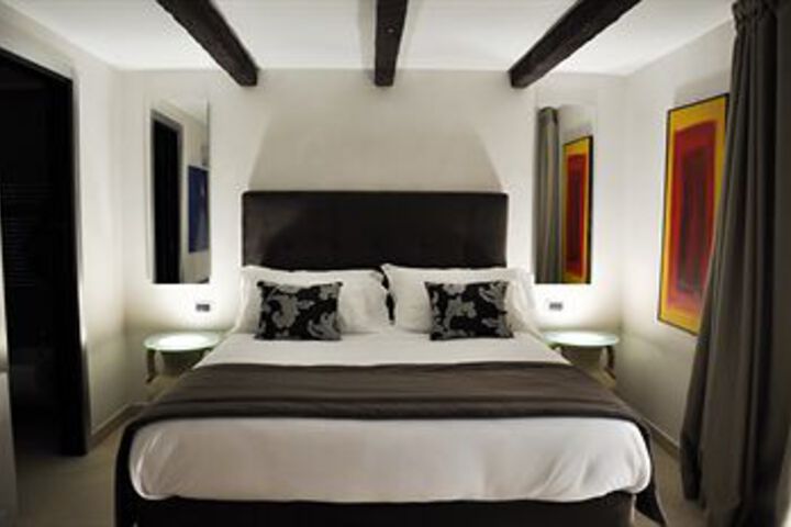 Room 21 of 28