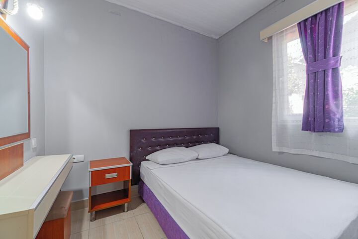 Room 11 of 84