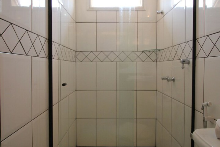 Room 105 of 183