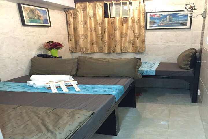 Room 33 of 61